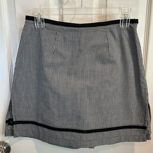 St John’s Bay size 4 black and white checkered skort